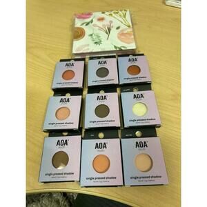 Color-board Magnetic Pallet with 9 Magnetic Single Eyeshadow Colors